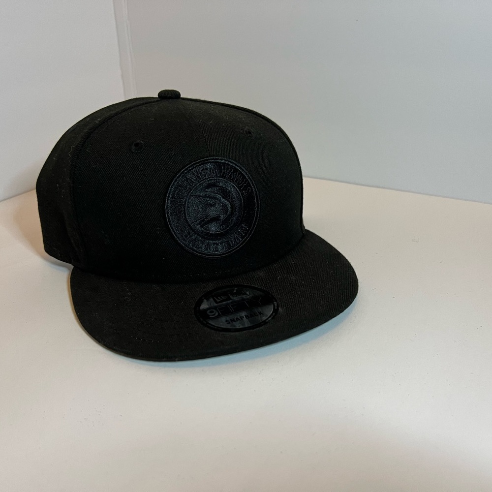 Hawks fitted hat closet Kept snapback